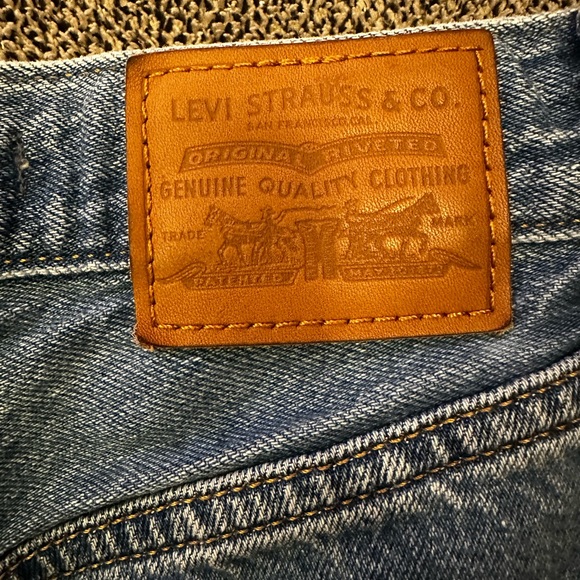 Levi Strauss Premium RibCage Straight denim jeans - Picture 3 of 6